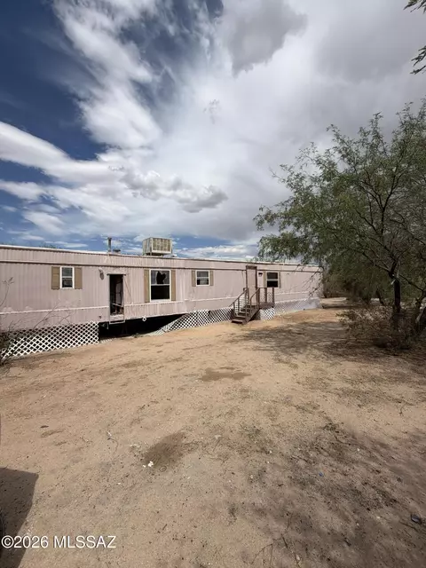 9331 S Honeysuckle Farm Trl, Tucson, AZ 85735