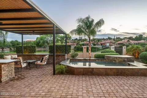 8589 N Arnold Palmer Dr, Tucson, AZ 85742
