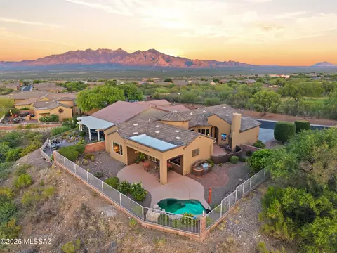2208 W Bassett Peak Dr, Green Valley, AZ 85622