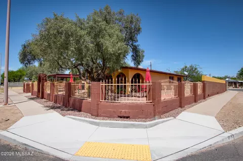 6927 S Lundy Dr, Tucson, AZ 85756