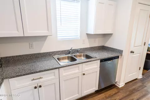 Kitchen - 1249 S Lenora Loop, Benson, AZ 85602 photo 3 of 3
