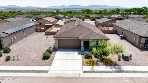 1249 S Lenora Loop, Benson, AZ 85602