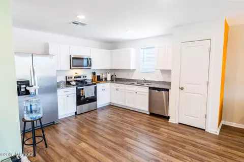 Kitchen - 1249 S Lenora Loop, Benson, AZ 85602 photo 1 of 3