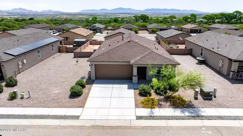 1249 S Lenora Loop, Benson, AZ 85602