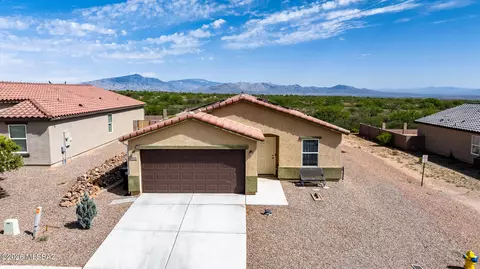 1622 W Cottonwood Bluffs Dr, Benson, AZ 85602