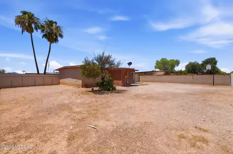 Exterior - 7299 E Freestone Dr, Tucson, AZ 85730 photo 6 of 10