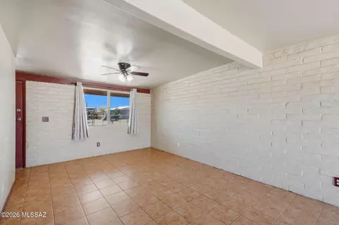 Living - 7299 E Freestone Dr, Tucson, AZ 85730 photo 2 of 3