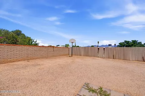 Exterior - 7299 E Freestone Dr, Tucson, AZ 85730 photo 4 of 10