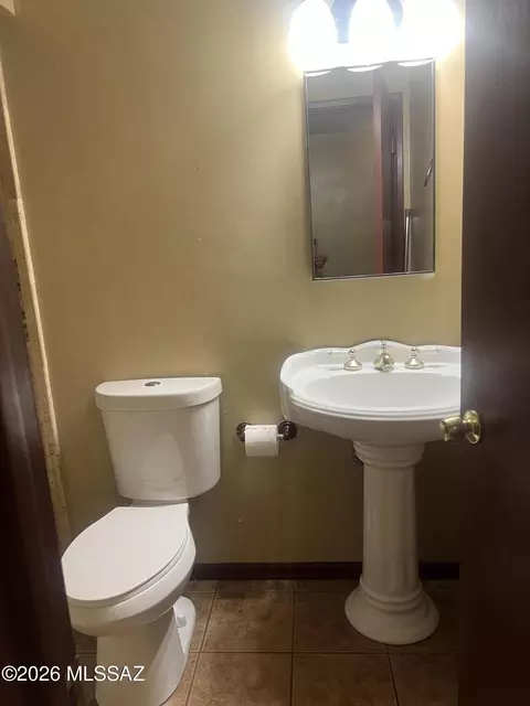 Bath - 7299 E Freestone Dr, Tucson, AZ 85730 photo 2 of 2