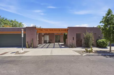 3136 E Macenroe Ln, Tucson, AZ 85716