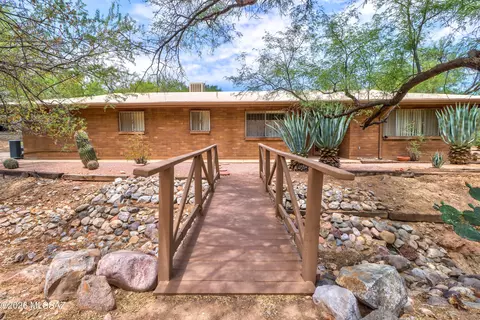2419 N Shade Tree Ln, Tucson, AZ 85715