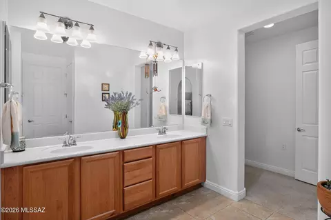 Bath - 13745 E Poelstra St, Vail, AZ 85641 photo 1 of 4