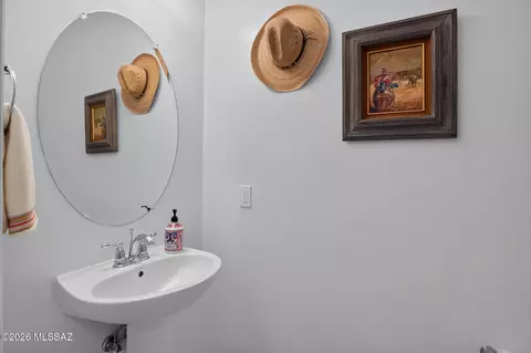 Bath - 13745 E Poelstra St, Vail, AZ 85641 photo 4 of 4