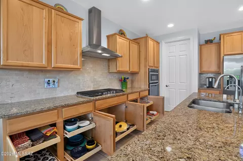 Kitchen - 13745 E Poelstra St, Vail, AZ 85641 photo 4 of 5