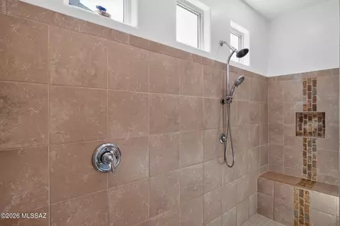Bath - 13745 E Poelstra St, Vail, AZ 85641 photo 2 of 4