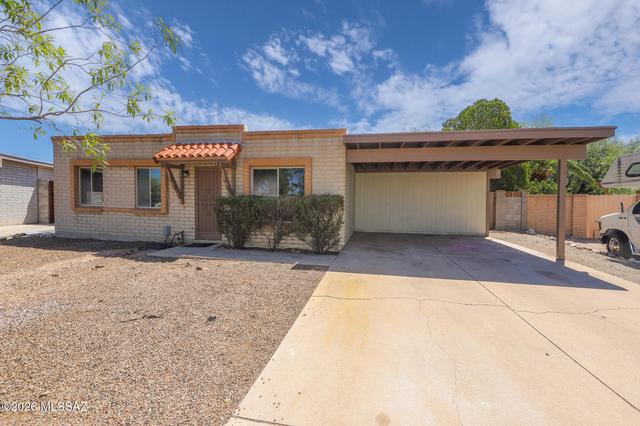 2061 S Sunburst Dr, Tucson, AZ 85748