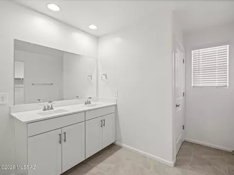 5156 W Bowen House Rd, Tucson, AZ 85757