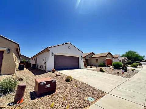 335 W Calle Del Estribo, Sahuarita, AZ 85629