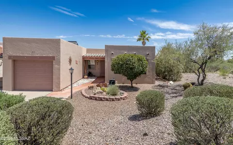 825 W Bella Vista Dr, Green Valley, AZ 85614