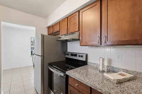 Kitchen - 660 E River Rd #W, Tucson, AZ 85704 photo 5 of 5