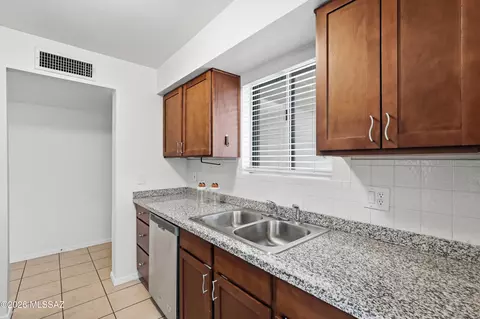 Kitchen - 660 E River Rd #W, Tucson, AZ 85704 photo 1 of 5