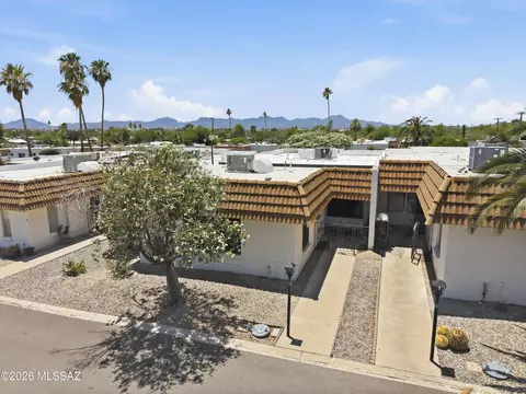 View/Area - 660 E River Rd #W, Tucson, AZ 85704 photo 2 of 5