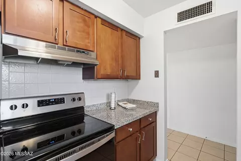 Kitchen - 660 E River Rd #W, Tucson, AZ 85704 photo 2 of 5