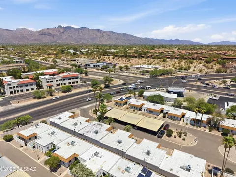 View/Area - 660 E River Rd #W, Tucson, AZ 85704 photo 3 of 5