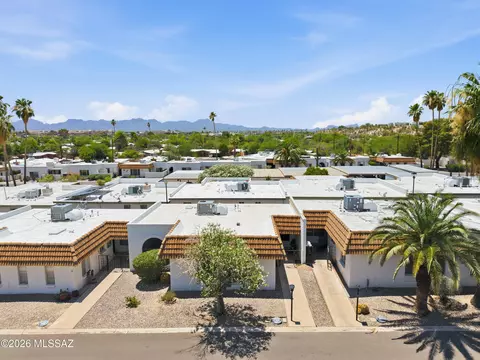 660 E River Rd #W, Tucson, AZ 85704