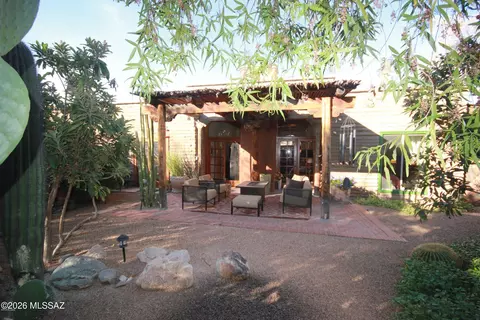 5092 E Fort Lowell Rd, Tucson, AZ 85712