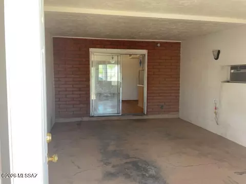 Living - 607 E Santa Fe Cir, Benson, AZ 85602 photo 5 of 5