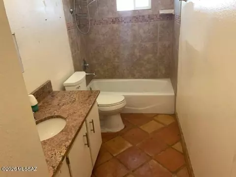 Bath - 607 E Santa Fe Cir, Benson, AZ 85602 photo 2 of 2