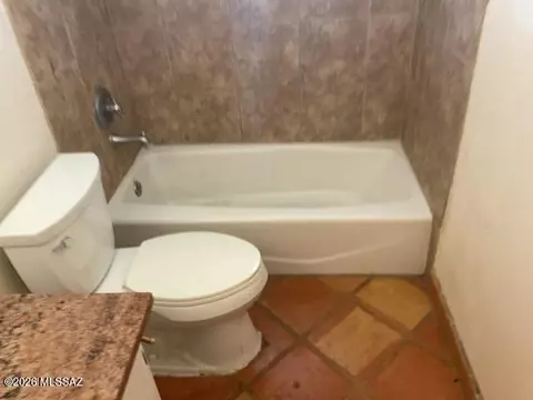 Bath - 607 E Santa Fe Cir, Benson, AZ 85602 photo 1 of 2