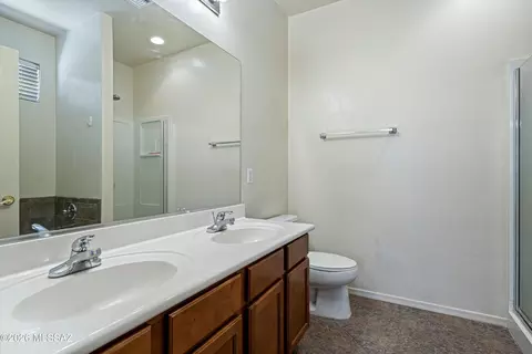 Bath - 12850 E Red Iron Trl, Vail, AZ 85641 photo 1 of 3