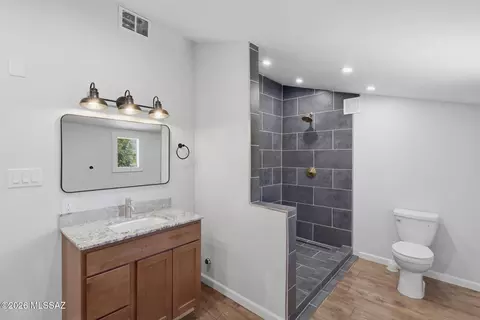 Bath - 270 S Sutherland St, Globe, AZ 85501 photo 1 of 2