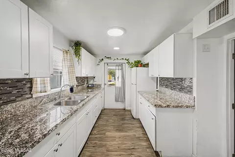 3718 S Clark Ave, Tucson, AZ 85713