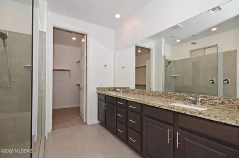 Bath - 12960 E Pantano View Dr, Vail, AZ 85641 photo 3 of 4