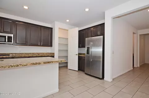 Kitchen - 12960 E Pantano View Dr, Vail, AZ 85641 photo 4 of 7