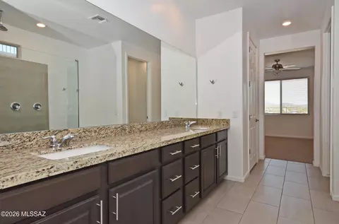 Bath - 12960 E Pantano View Dr, Vail, AZ 85641 photo 1 of 4