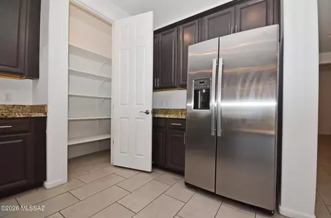 Kitchen - 12960 E Pantano View Dr, Vail, AZ 85641 photo 5 of 7
