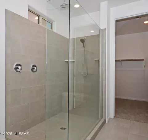 Bath - 12960 E Pantano View Dr, Vail, AZ 85641 photo 2 of 4