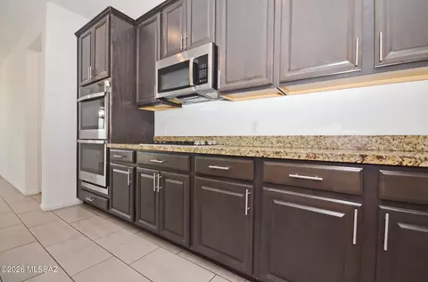 Kitchen - 12960 E Pantano View Dr, Vail, AZ 85641 photo 7 of 7