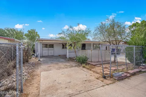 2010 S Amalia Ave, Tucson, AZ 85713