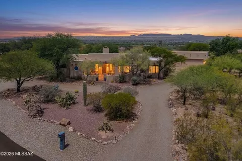 1488 S Walnut Spring Pl, Green Valley, AZ 85614