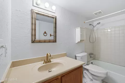 Bath - 6989 E Casey Pl, Tucson, AZ 85730 photo 2 of 2