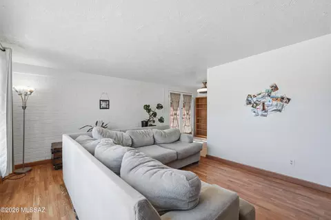 Living - 6989 E Casey Pl, Tucson, AZ 85730 photo 4 of 4