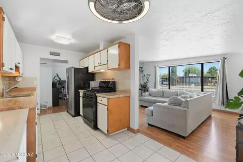 Kitchen - 6989 E Casey Pl, Tucson, AZ 85730 photo 5 of 5