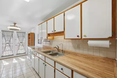 Kitchen - 6989 E Casey Pl, Tucson, AZ 85730 photo 1 of 5