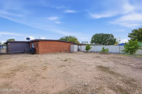 Exterior - 6989 E Casey Pl, Tucson, AZ 85730 photo 5 of 8