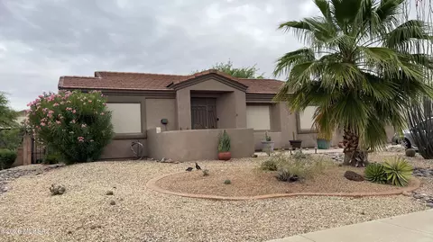 55 N Wellspring Dr, Green Valley, AZ 85614